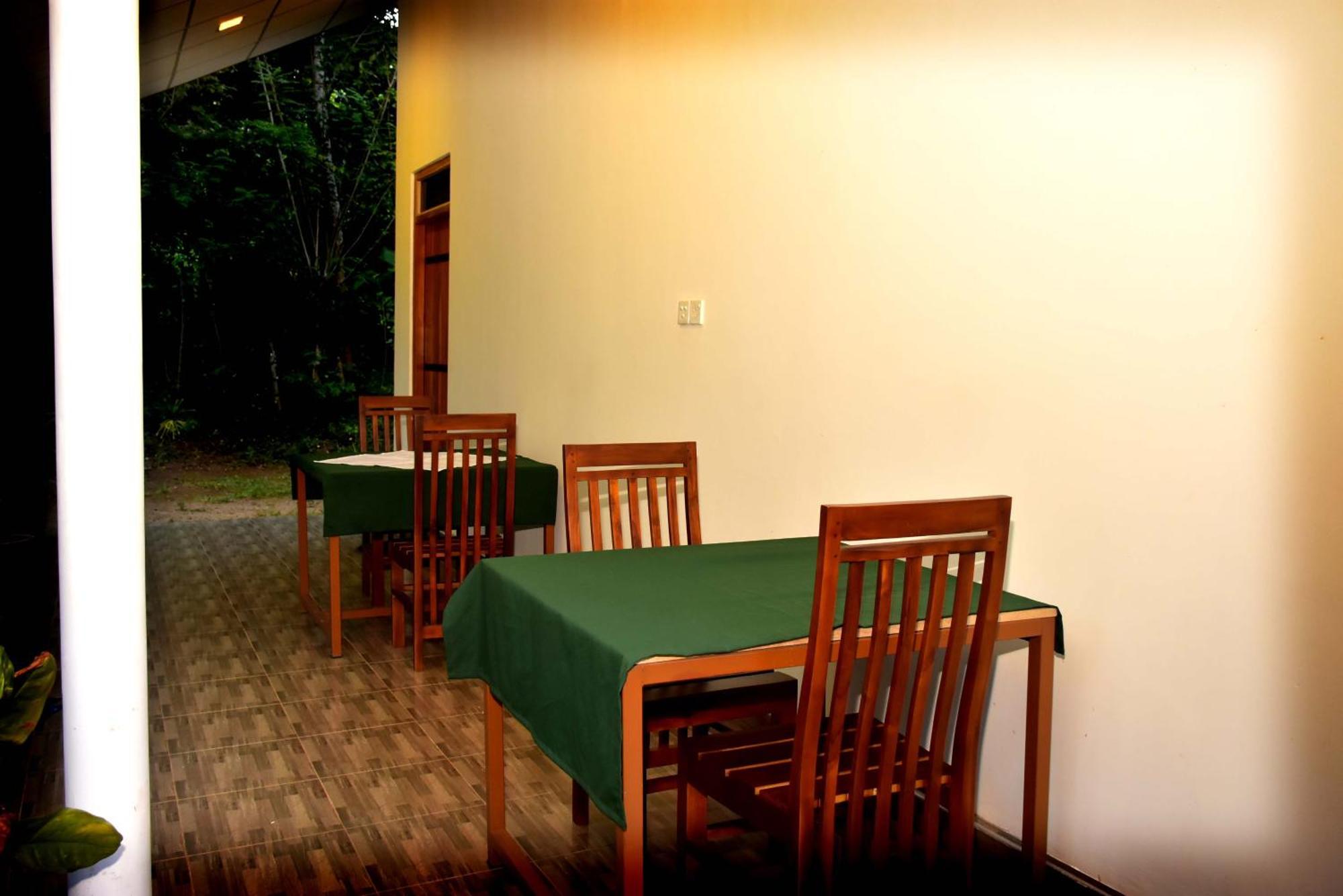 Lake Forest Lodge 达瓦拉维 外观 照片